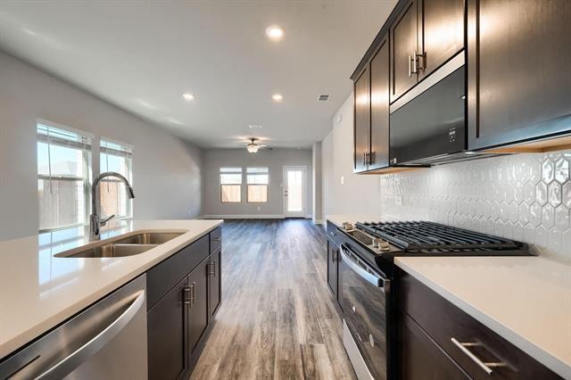 Foto del edificio - 512 Ezra Ln