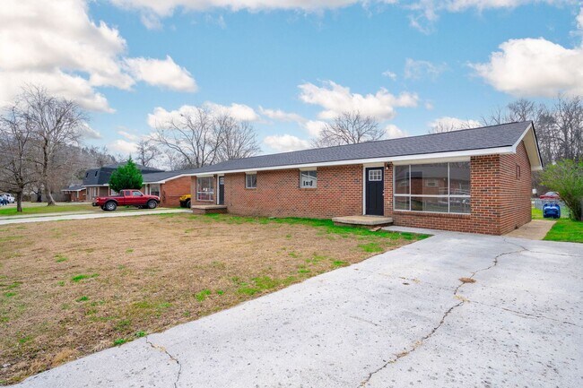 Building Photo - 3338 Gundy Dr