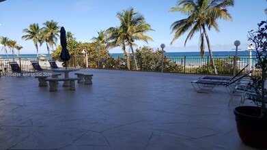 Building Photo - 901 S Surf Rd