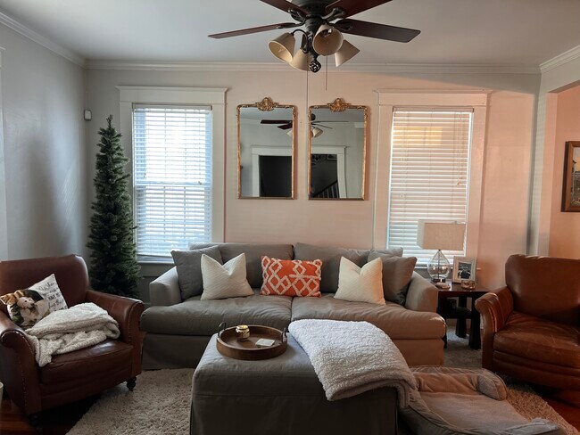 Living Room - 1143 King St
