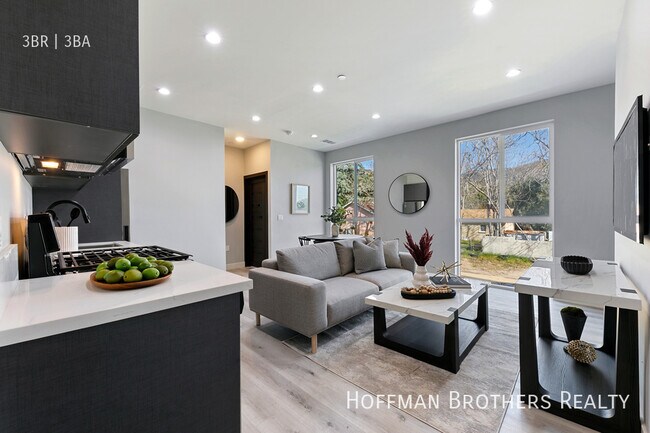 Foto del edificio - 15106 Roxford St