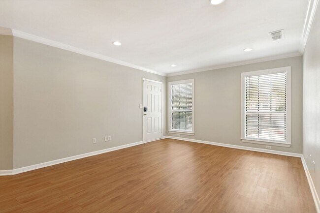 Foto del edificio - GROUND-FLOOR 2-BEDROOM ALAMO HEIGHTS CONDOMINIUM