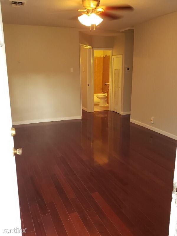Building Photo - 2 br, 1 bath House - 526 Oak St