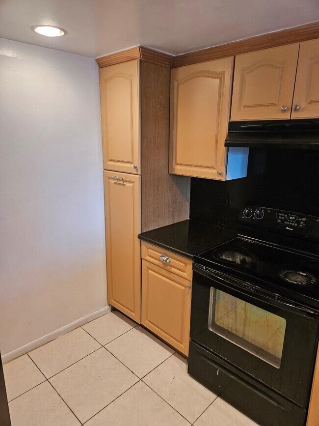 Foto del edificio - 8401 W Sample Rd