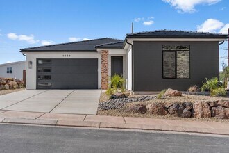 Building Photo - 1089 E Coyote Crest Dr