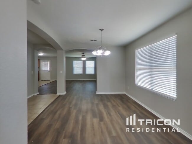 Foto del edificio - 6739 Foster Fields