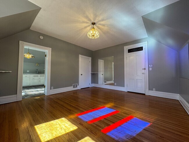 Foto del edificio - 349 6th Ave S