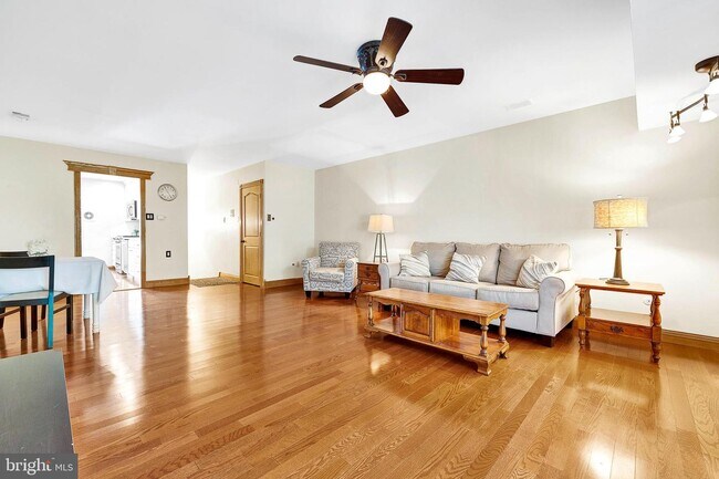 Foto del edificio - 241 Shawmont Ave