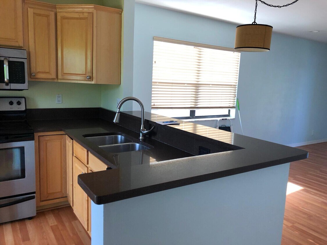 Kitchen - 55 Tropic Isle Dr