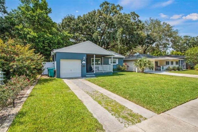 Photo - 711 Wilkinson St House