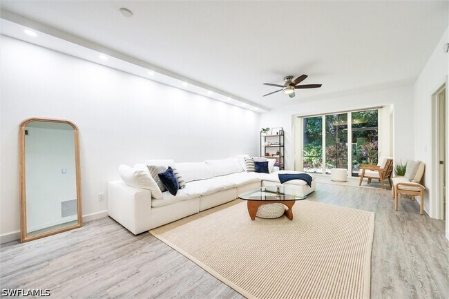 Foto del edificio - 859 Tanbark Dr