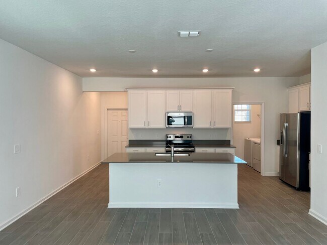 Foto del edificio - Brand New Construction 3 Bedroom, 2.5 Bath...
