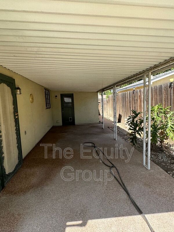 Building Photo - 1439 W Evans Ave