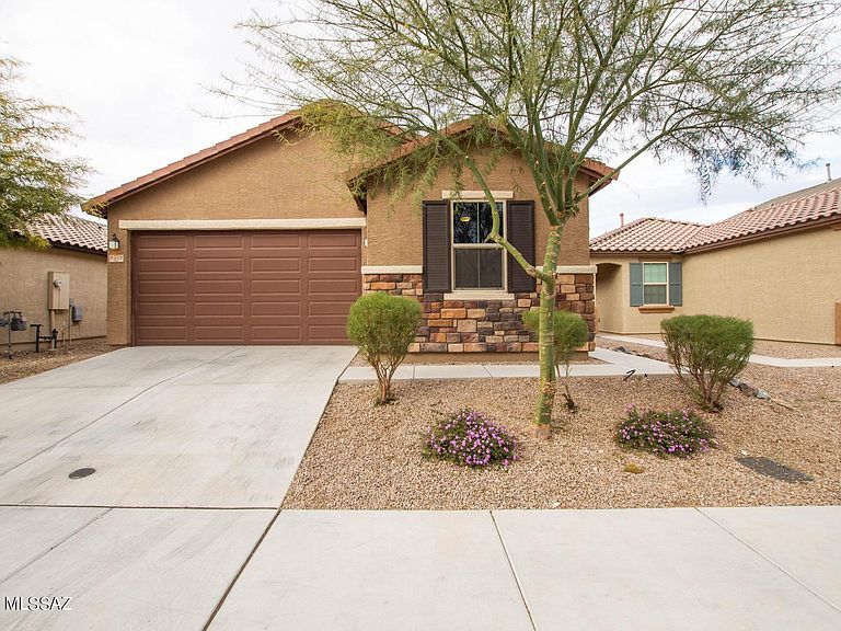 9578 S Trapper Ridge Dr, Tucson, AZ 85747 House for Rent in Tucson, AZ