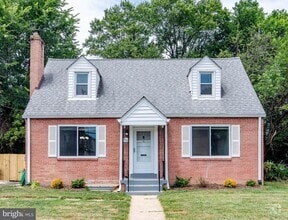 Building Photo - 3034 Fenwick Rd