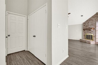 Building Photo - 8111 Furlong Ln