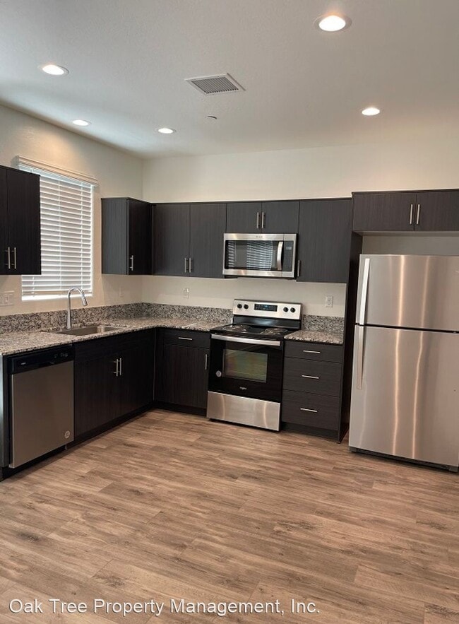 Building Photo - 2 br, 1.5 bath House - 356 Oxford Avenue #A