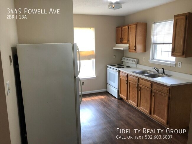 Foto del edificio - 3449 Powell Ave