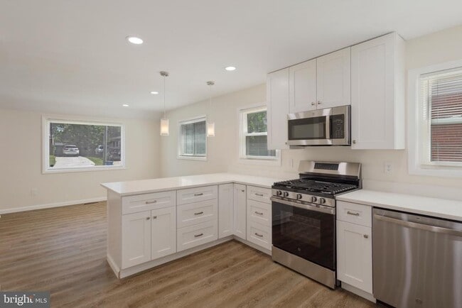 Building Photo - 12608 Farnell Dr