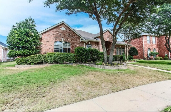 Building Photo - 12116 Alexandria Dr
