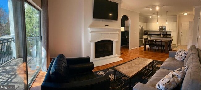 Building Photo - 12937 Centre Park Cir