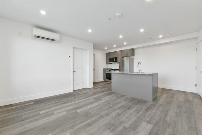 Foto del edificio - 585 Essex St