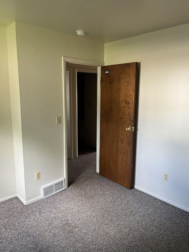Building Photo - 438 Spartan Ave