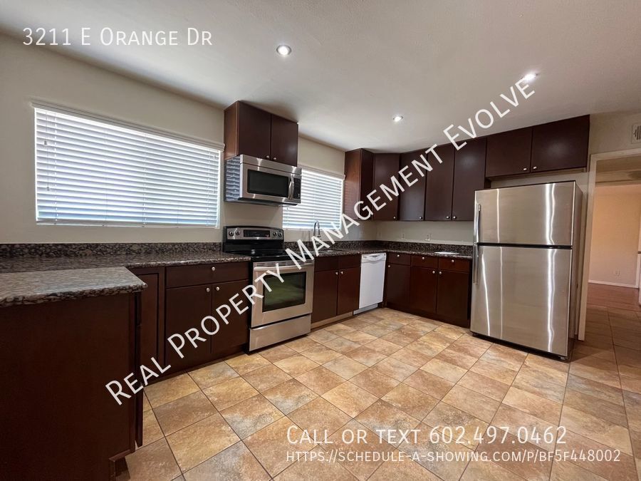 Primary Photo - Lovely Phoenix Home