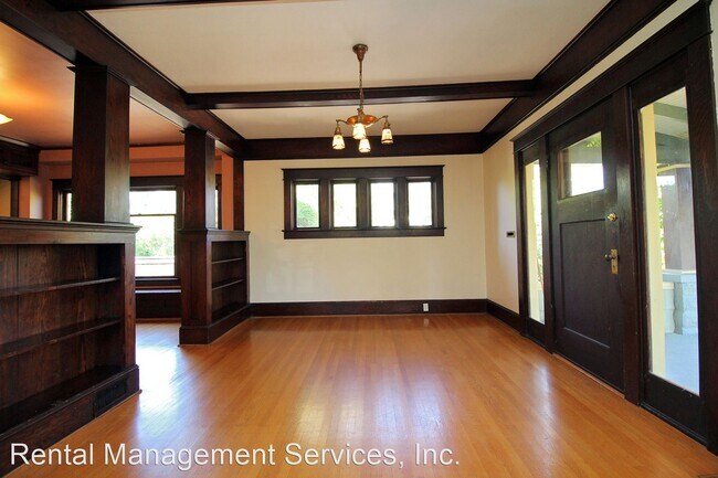 Foto del edificio - 3 br, 2 bath House - 5135 NE 24th Ave