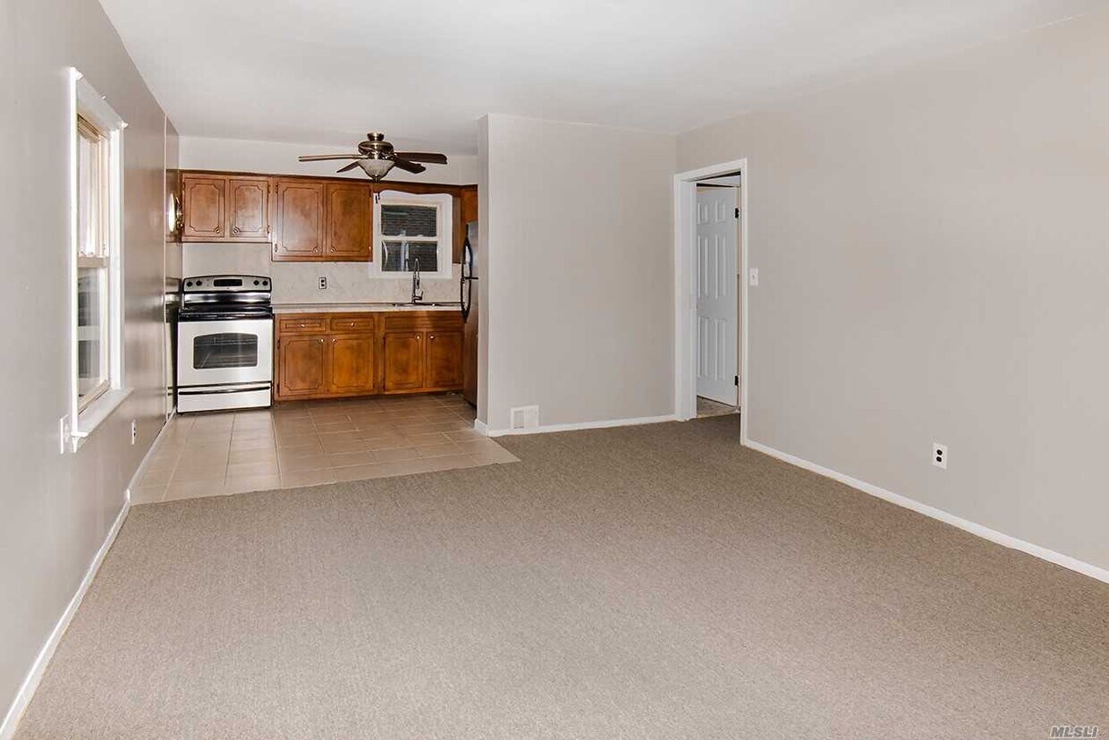 Foto principal - 76-05 266th St