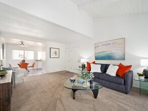 Building Photo - Heritage Point