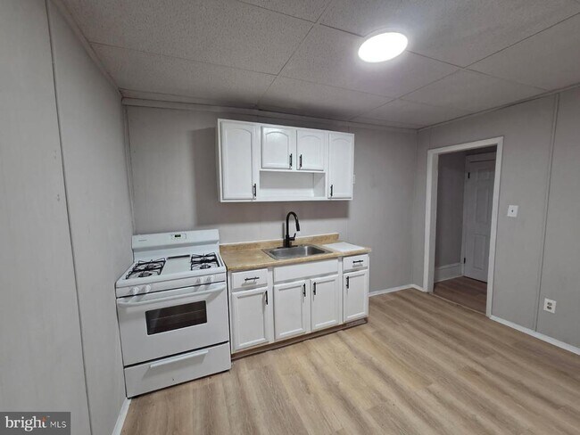 Foto del edificio - 5137 Marion St