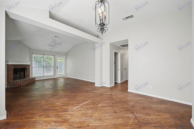 Foto del edificio - 1012 Waterview Dr