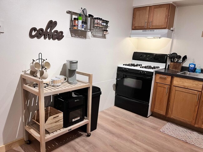 Building Photo - 619 N 8th St