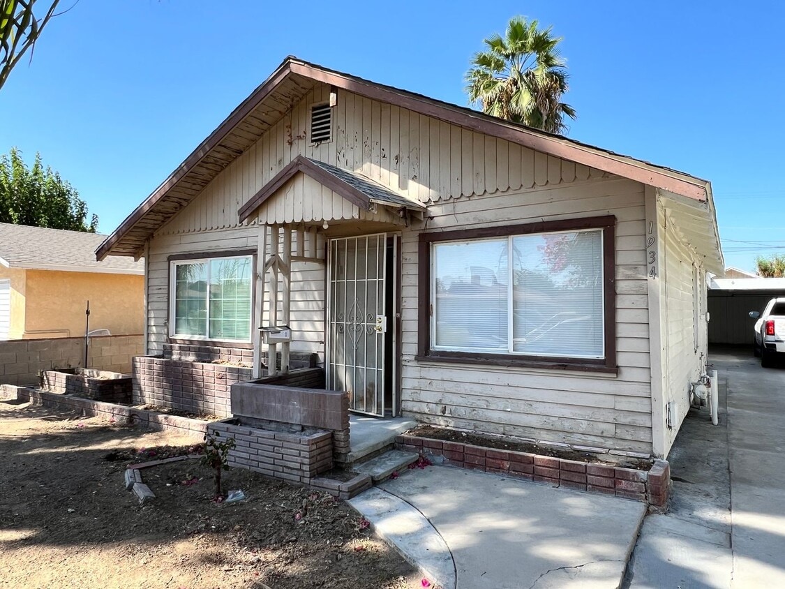 Primary Photo - 3 Bedroom 1 Bath duplex with updated kitchen