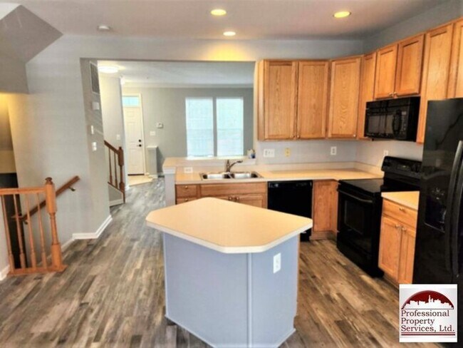 Foto del edificio - Price Reduction! Luxury Townhome!