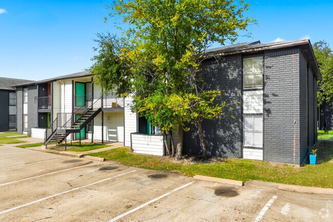 Building Photo - The Sophia