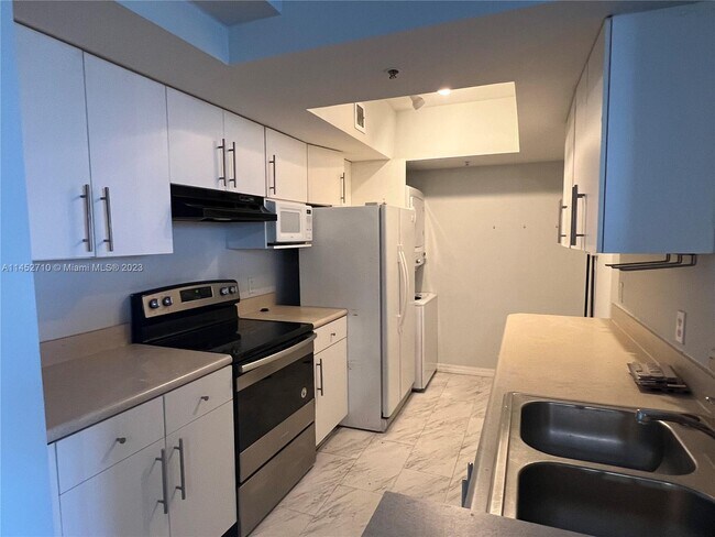 Foto del edificio - 5085 NW 7th St