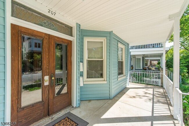 Foto del edificio - 207 Hillside Ave