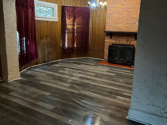 Building Photo - 3 Bedroom apartment  in Niagara Falls