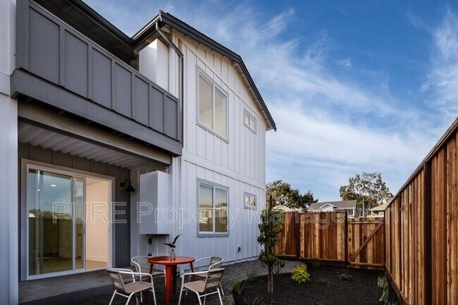 Building Photo - 137 Dana Carlton Ln