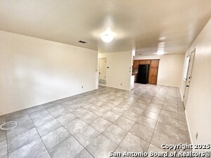 Building Photo - 343 Bobolink Dr