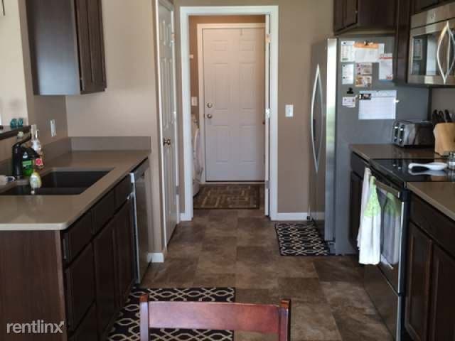 Building Photo - 3 br, 2.5 bath House - 3335 Rutland Dr Twi...