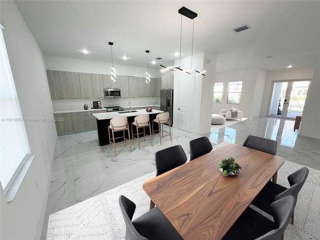 Foto del edificio - 12273 SW 44th St