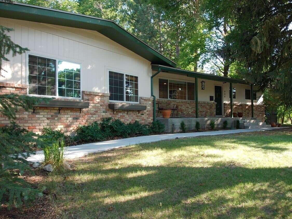 Foto principal - 996 Thrushwood Dr