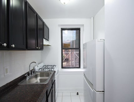 Foto principal - 37-50 79th St