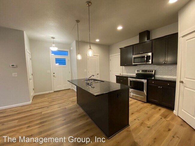 Building Photo - 3 br, 2.5 bath House - 5726 NE 59th Circle