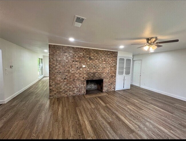 Foto del edificio - 7012 TX-56