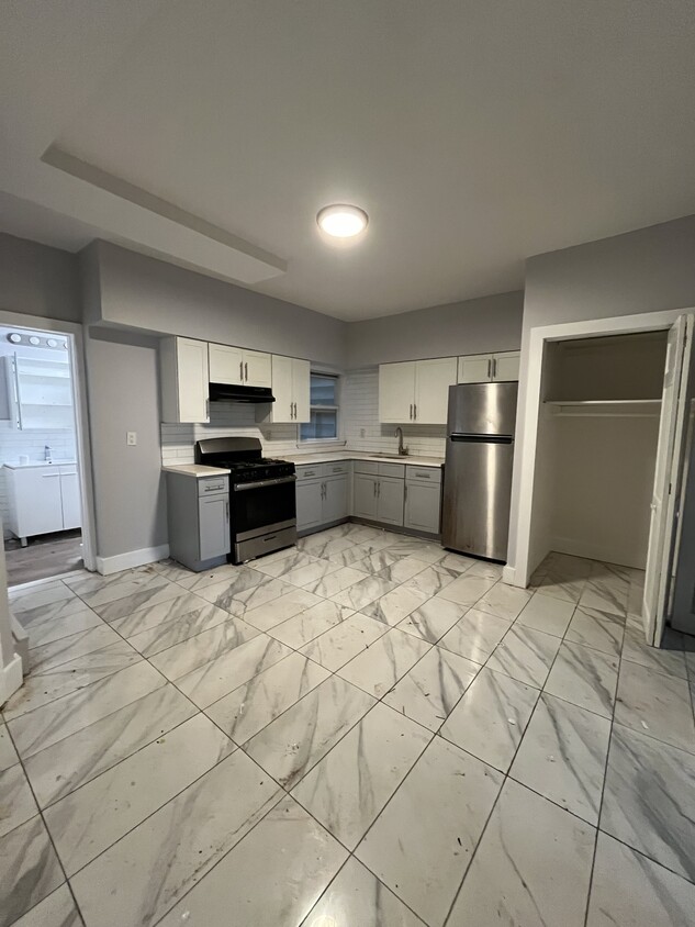 Foto principal - 482 Kennedy Blvd