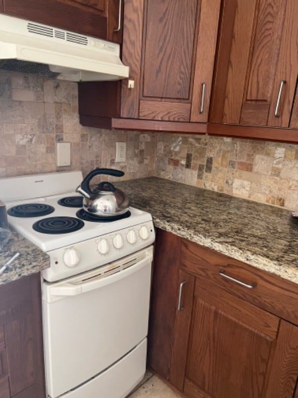 Building Photo - 413 SW 2nd Ave